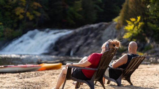 Repos au pied de la chute des Trembles, Le Baluchon Éco-villégiature
