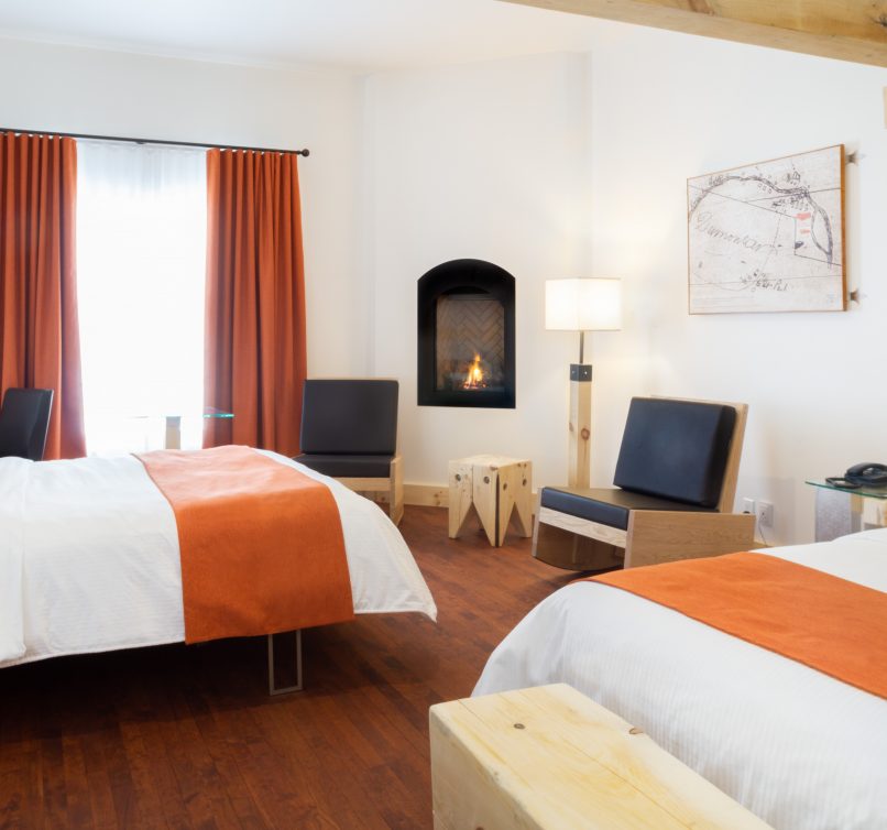 Chambre ambiance luxueuse deux lits, Auberge de l'Archiepel Le Baluchon