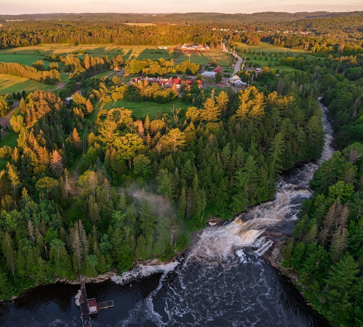 vue aerienne le baluchon eco villegiature1 1