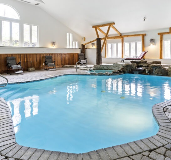 Piscine intérieur Le Baluchon