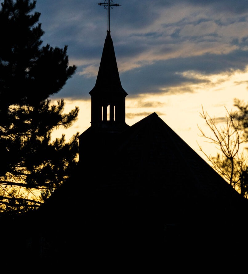 Dormir dans une chapelle en bois : mon escapade champêtre au Baluchon Éco-villégiature